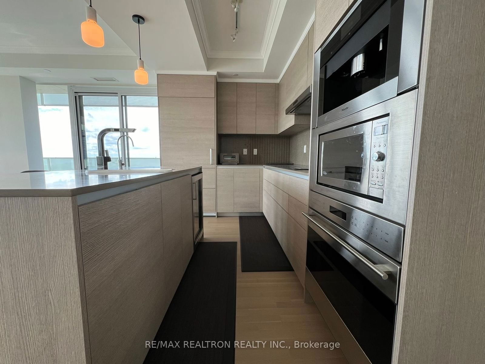 200 Bloor St W, unit 2801 for rent