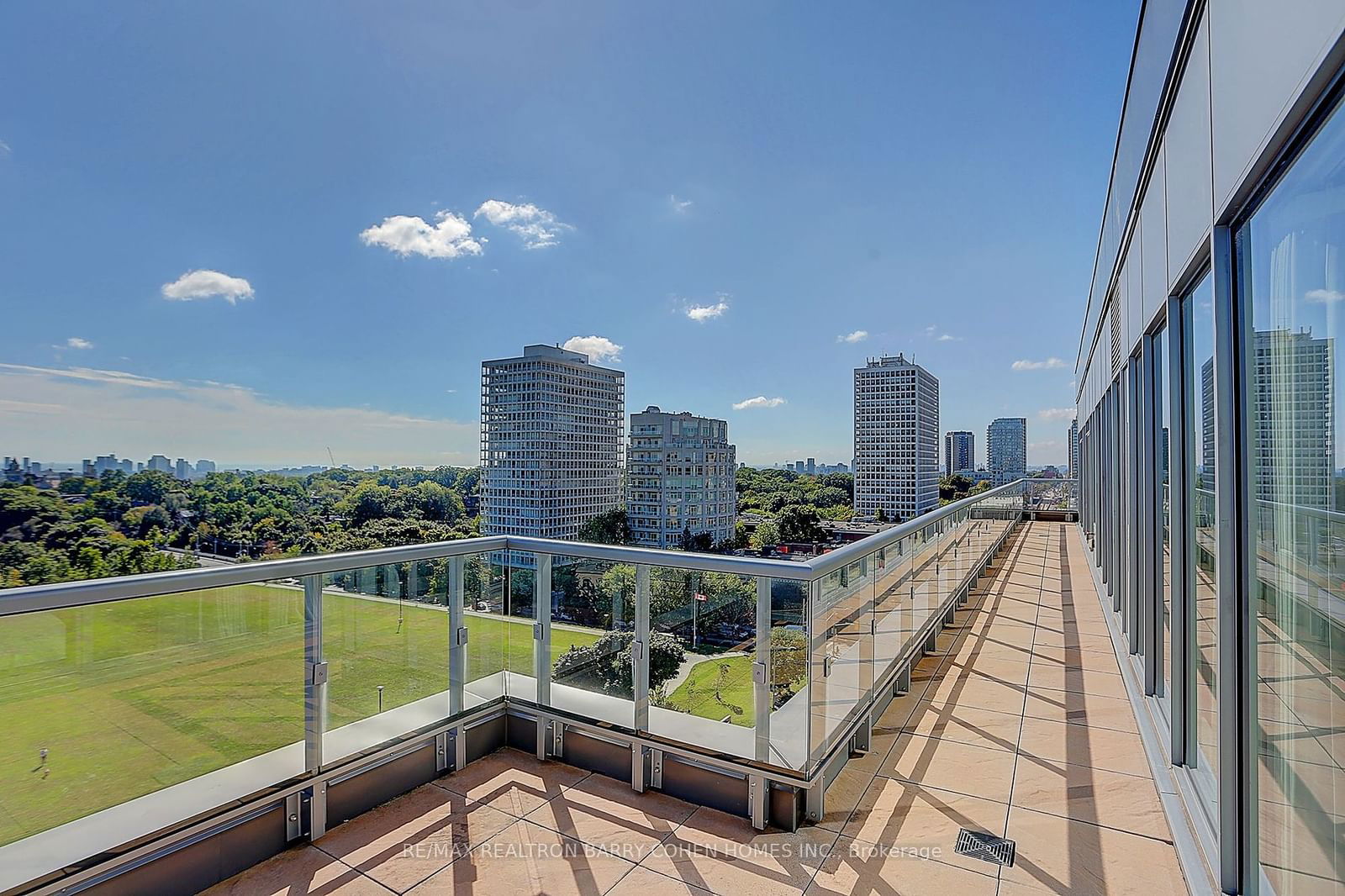 6 Parkwood Ave, unit 903 for sale