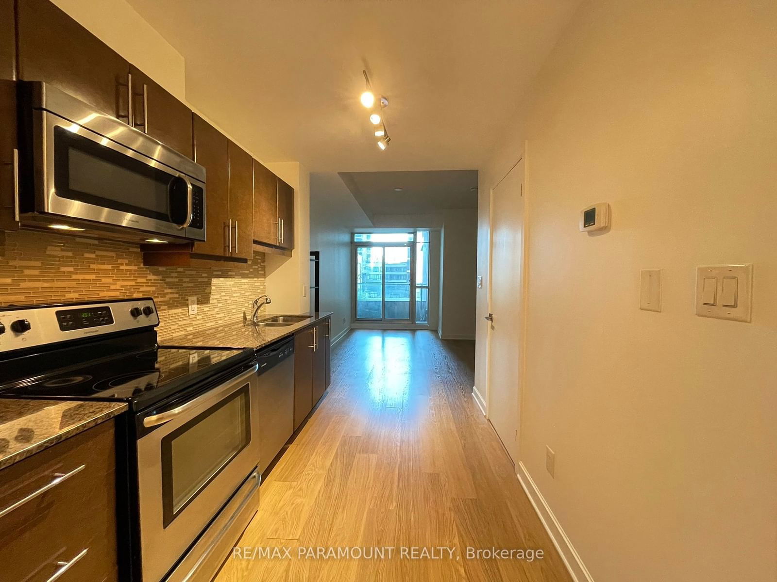 33 Bay St, unit 310 for rent