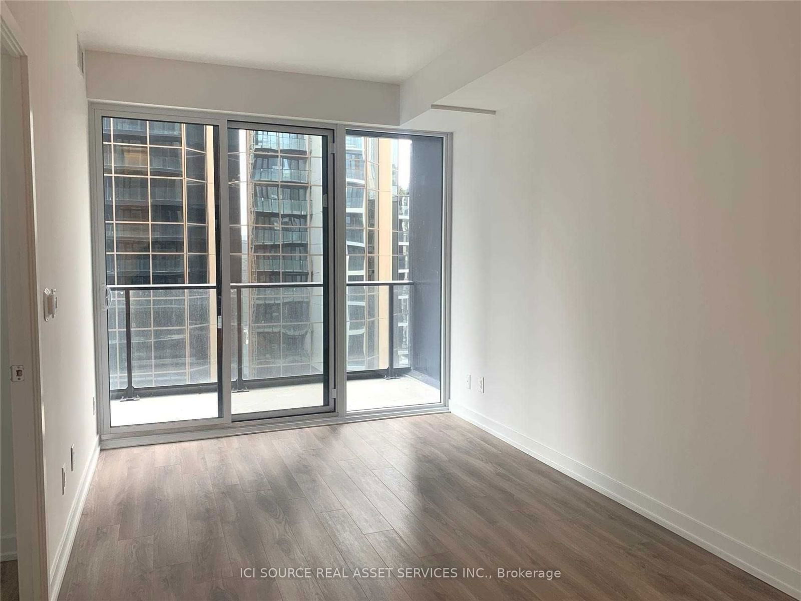 20 Edward St, unit 608 for rent