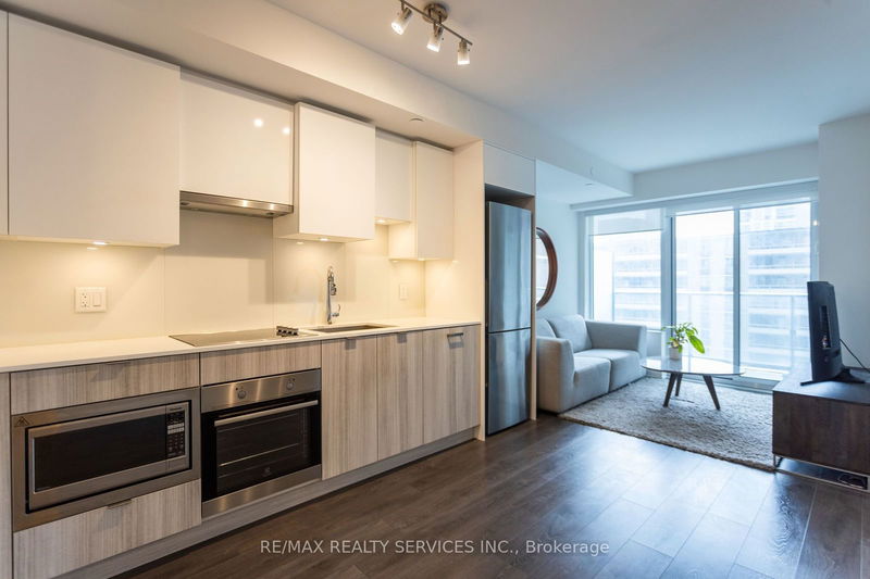 195 Redpath Ave, unit 905 for rent