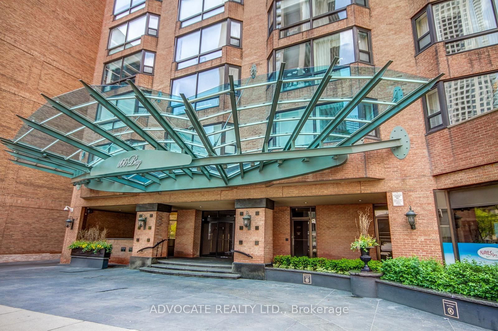 1166 Bay St, unit 1105 for sale