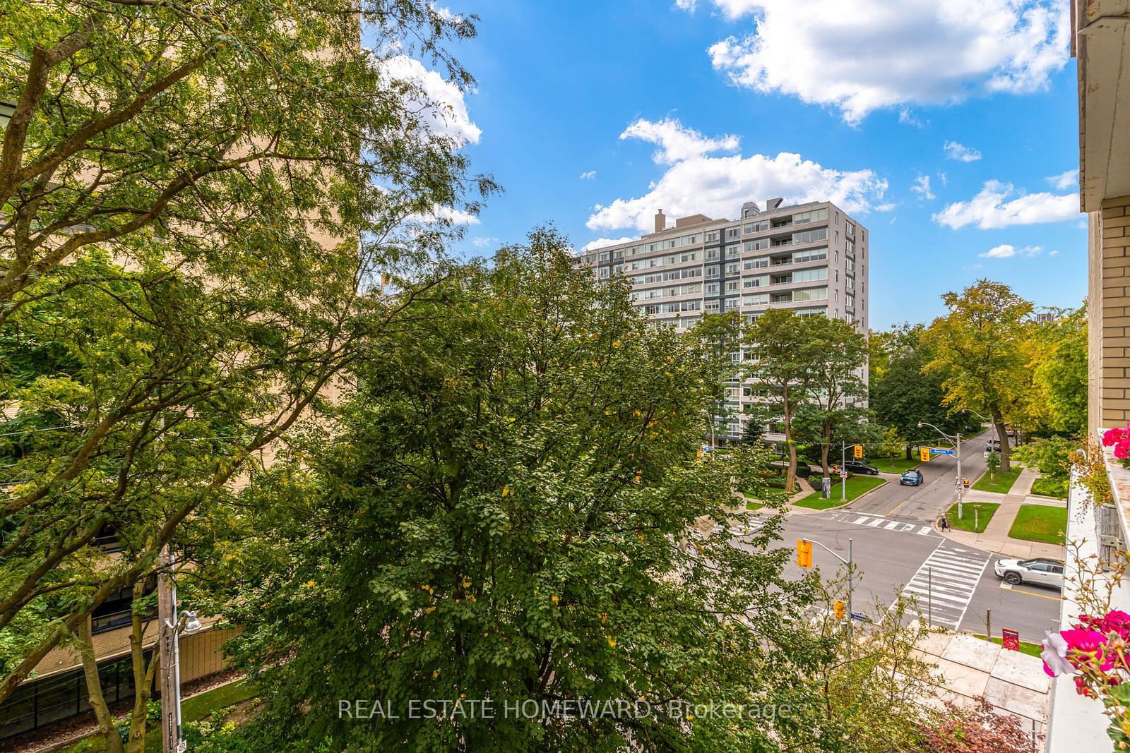 581 Avenue Rd, unit 501 for sale