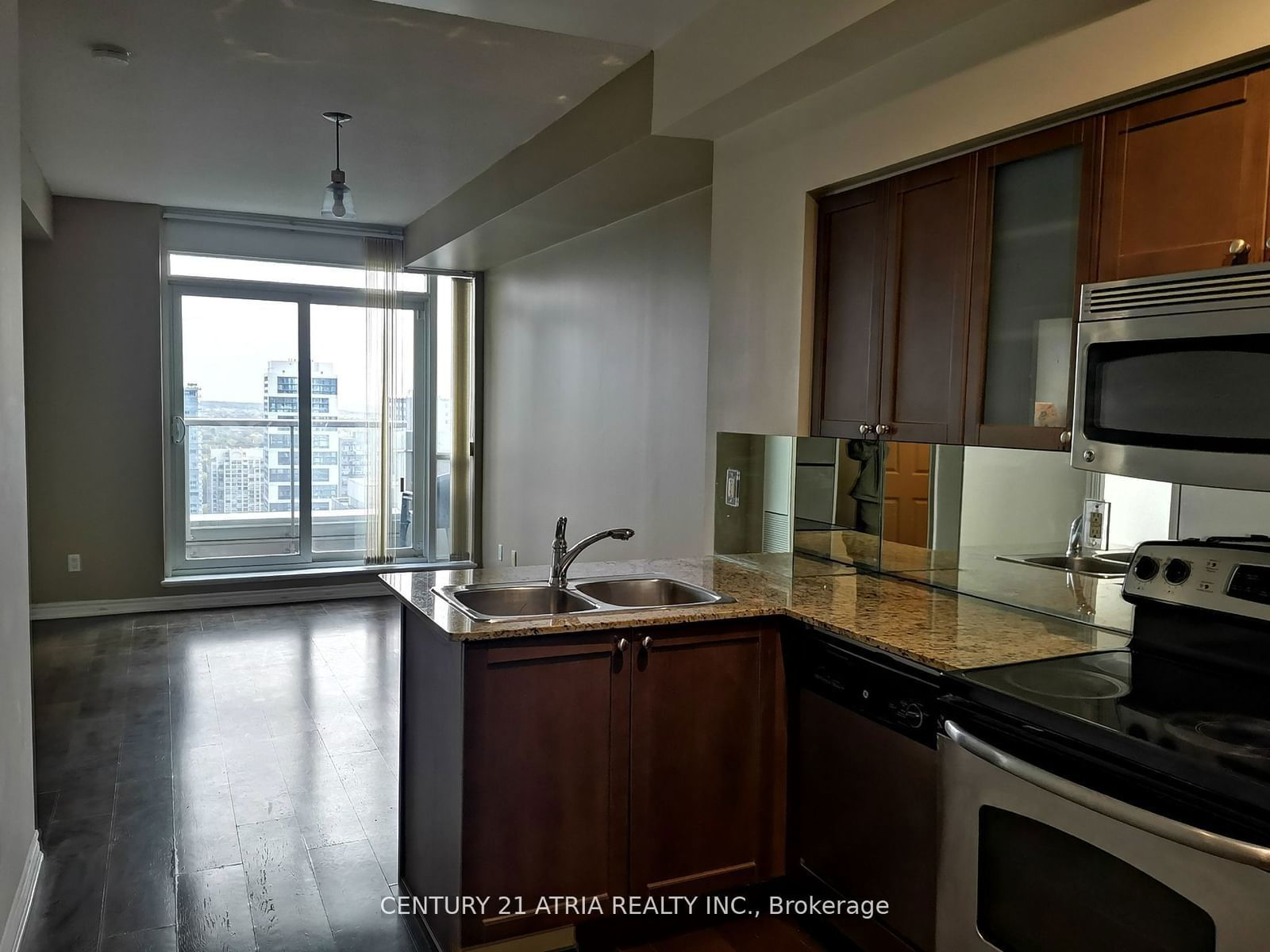 761 Bay St, unit 3203 for rent