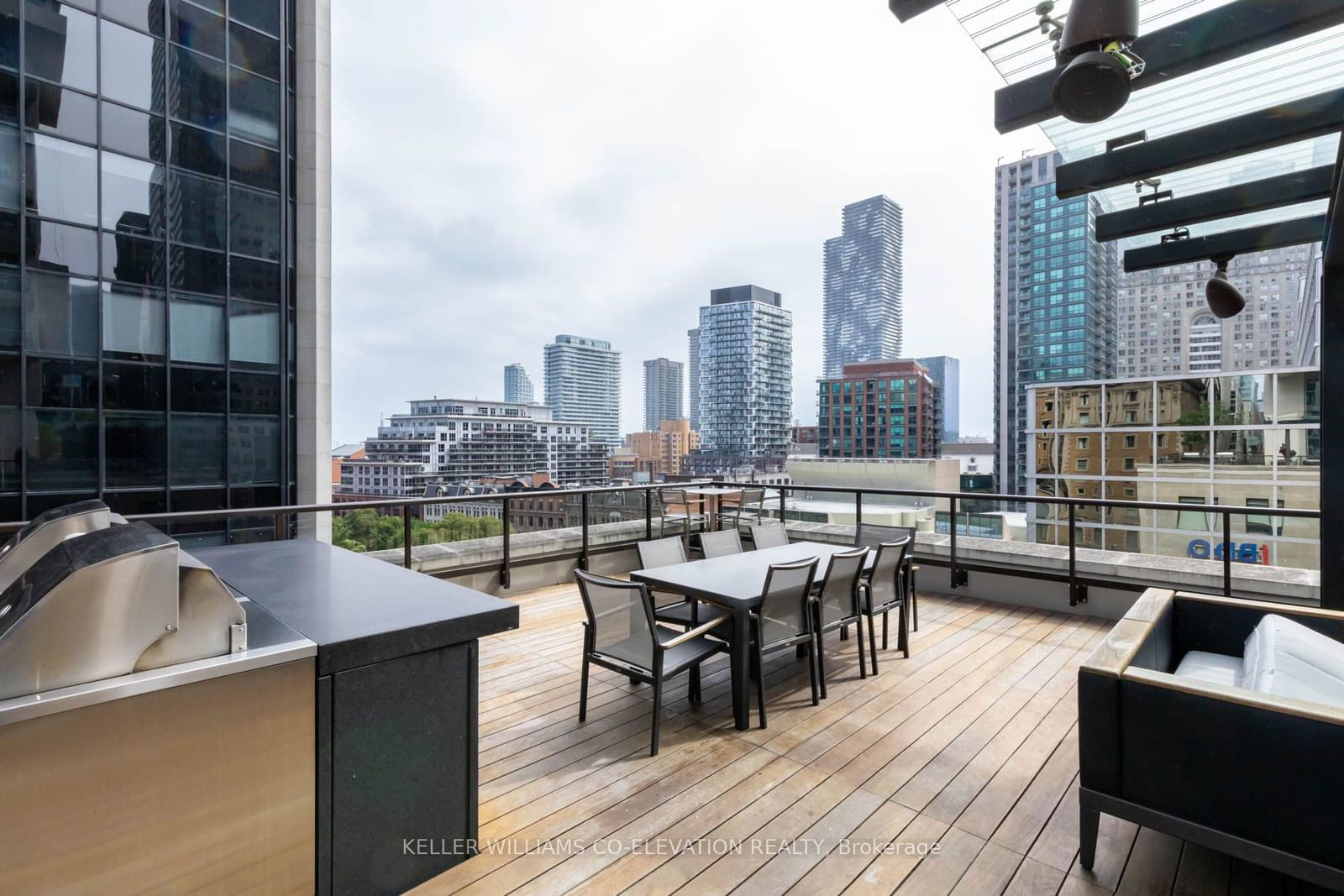 88 Scott St W, unit 712 for rent