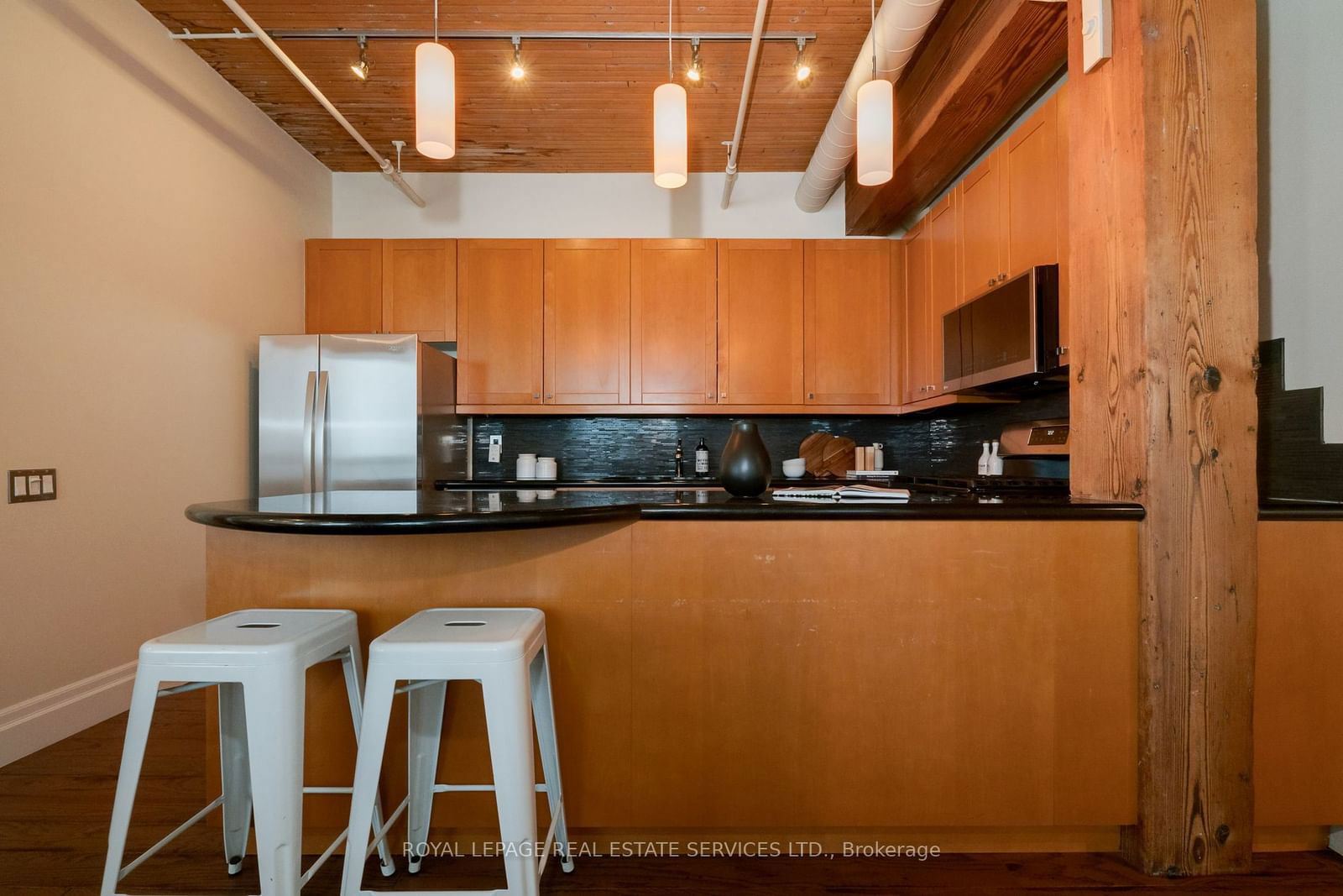 781 King St W, unit 406 for sale