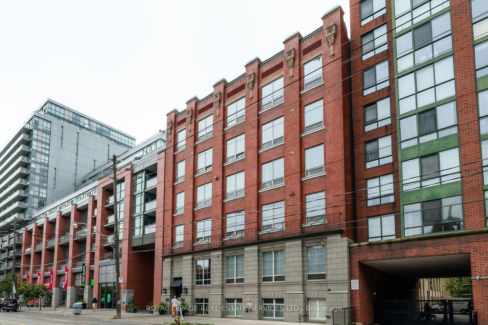 781 King St W, unit 406 for sale