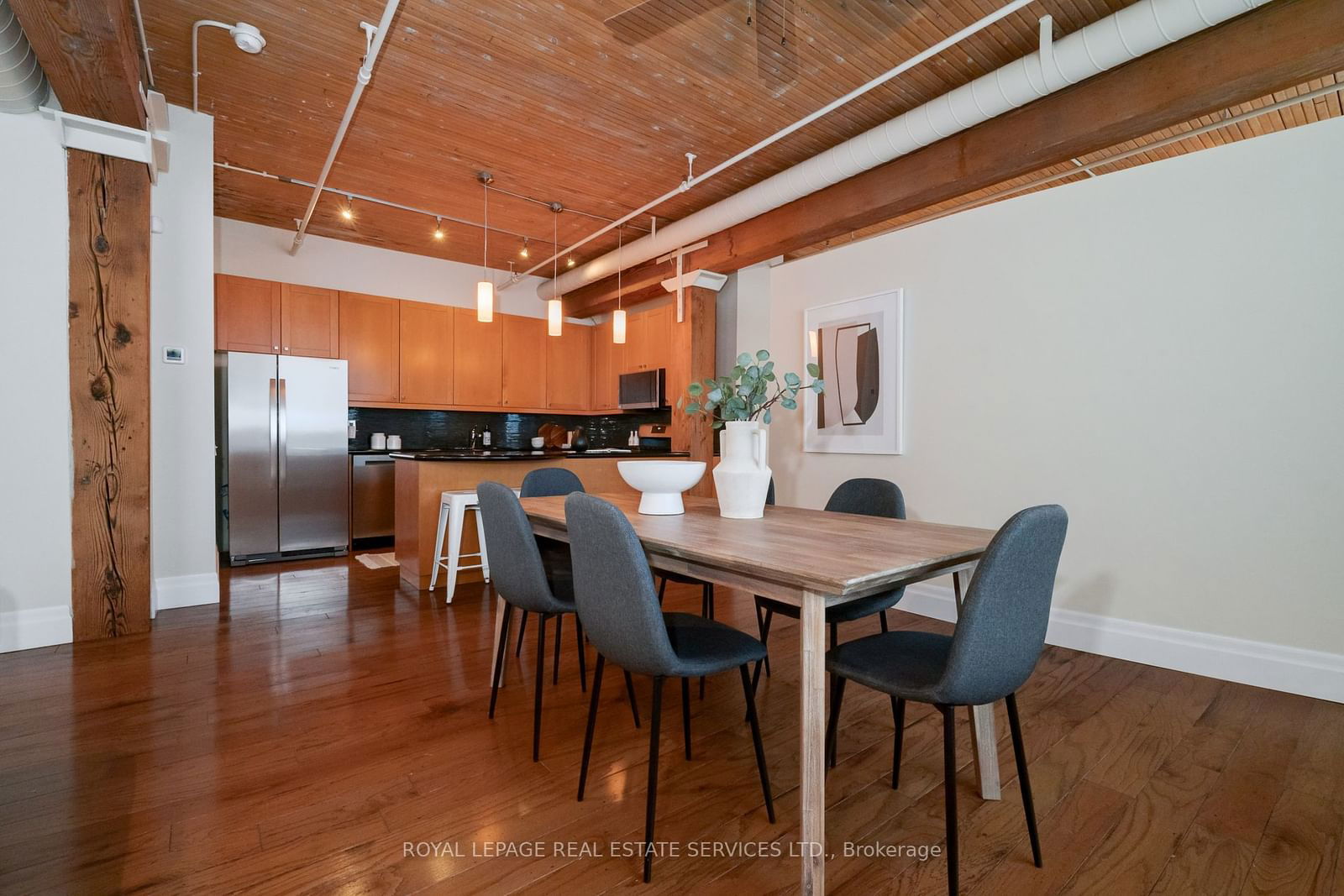 781 King St W, unit 406 for sale