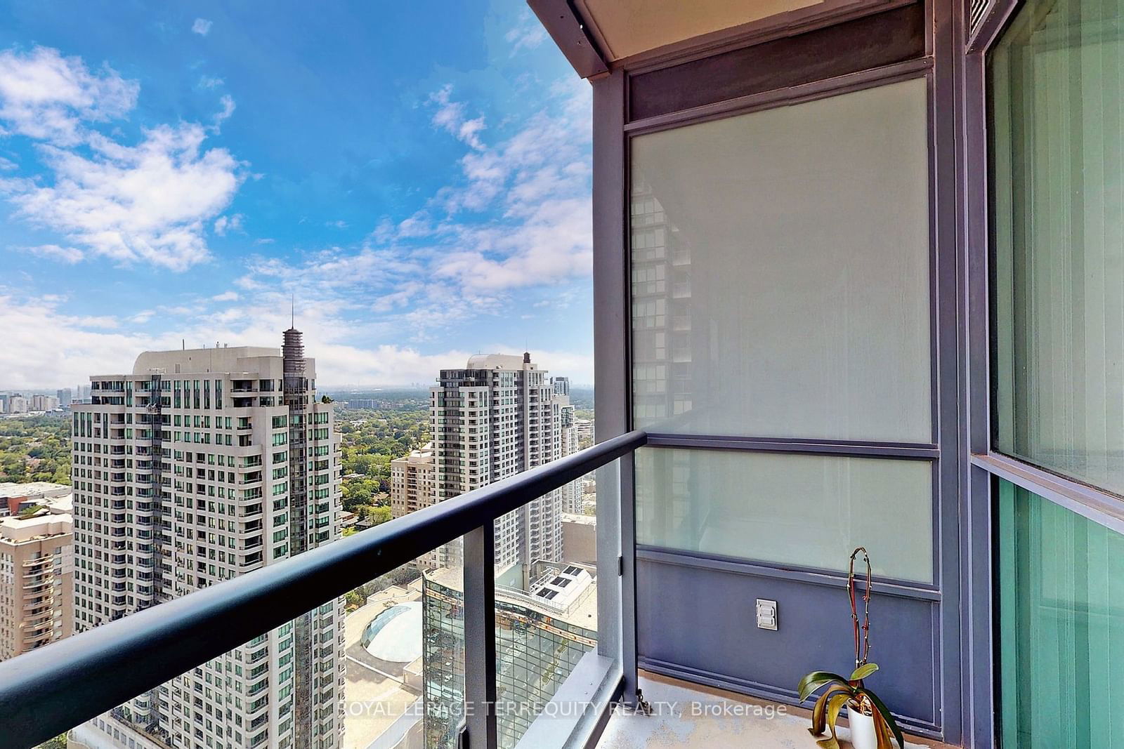 5162 Yonge St, unit LPH 607 for rent