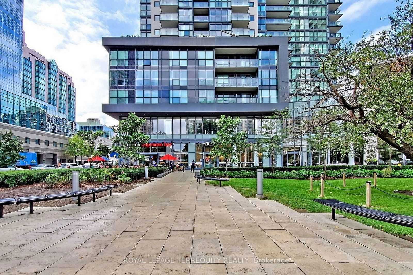 5162 Yonge St, unit LPH 607 for rent