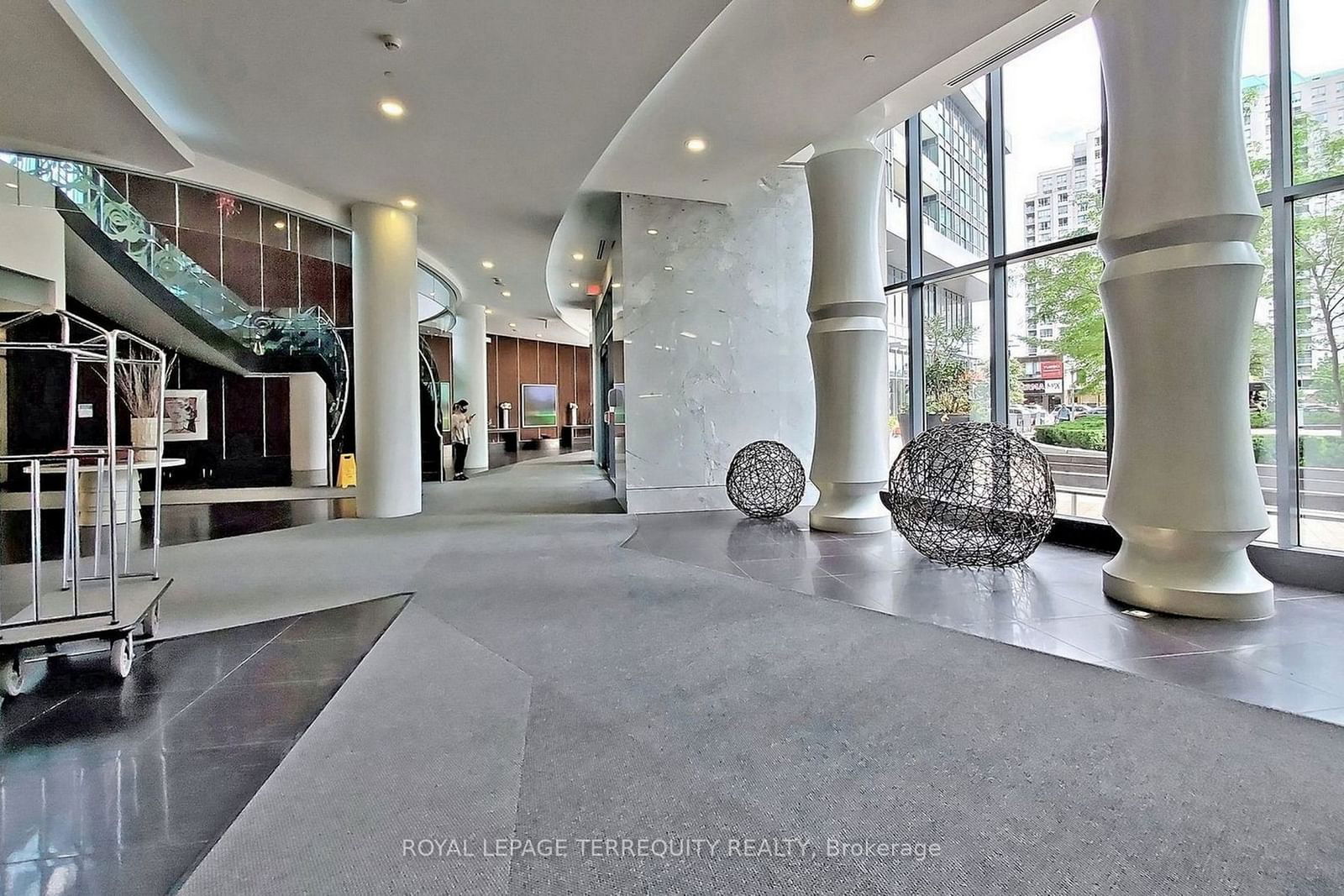 5162 Yonge St, unit LPH 607 for rent