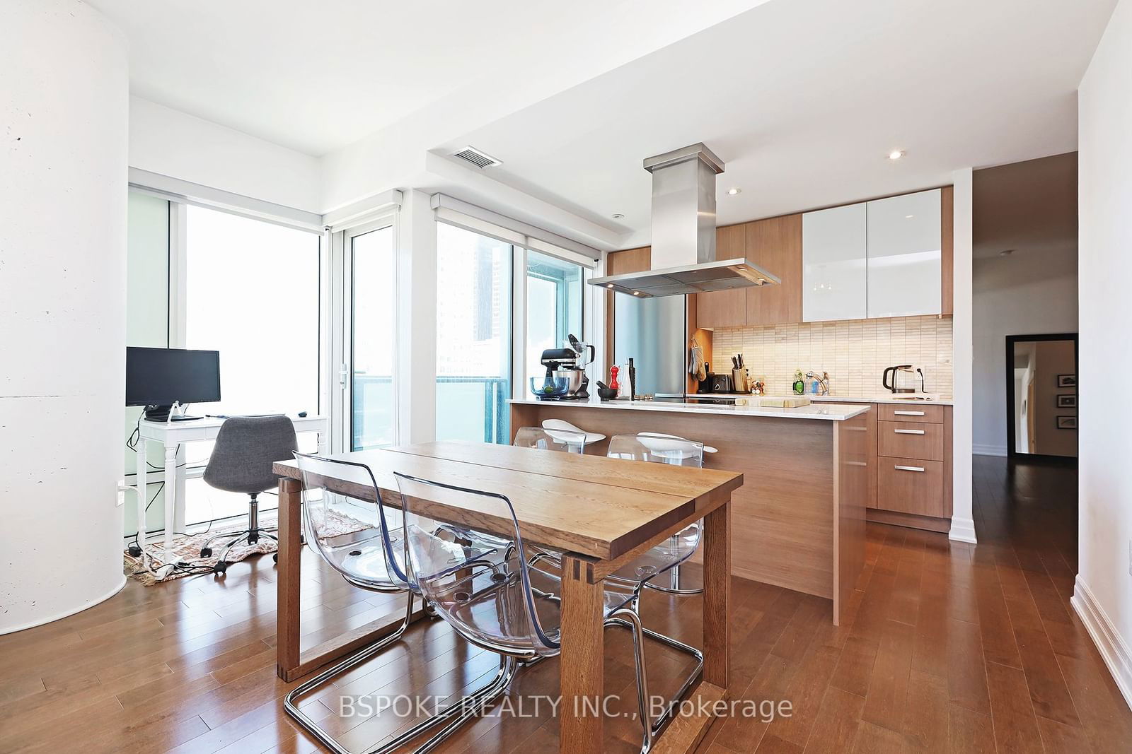 8 The Esplanade, unit 1502 for rent