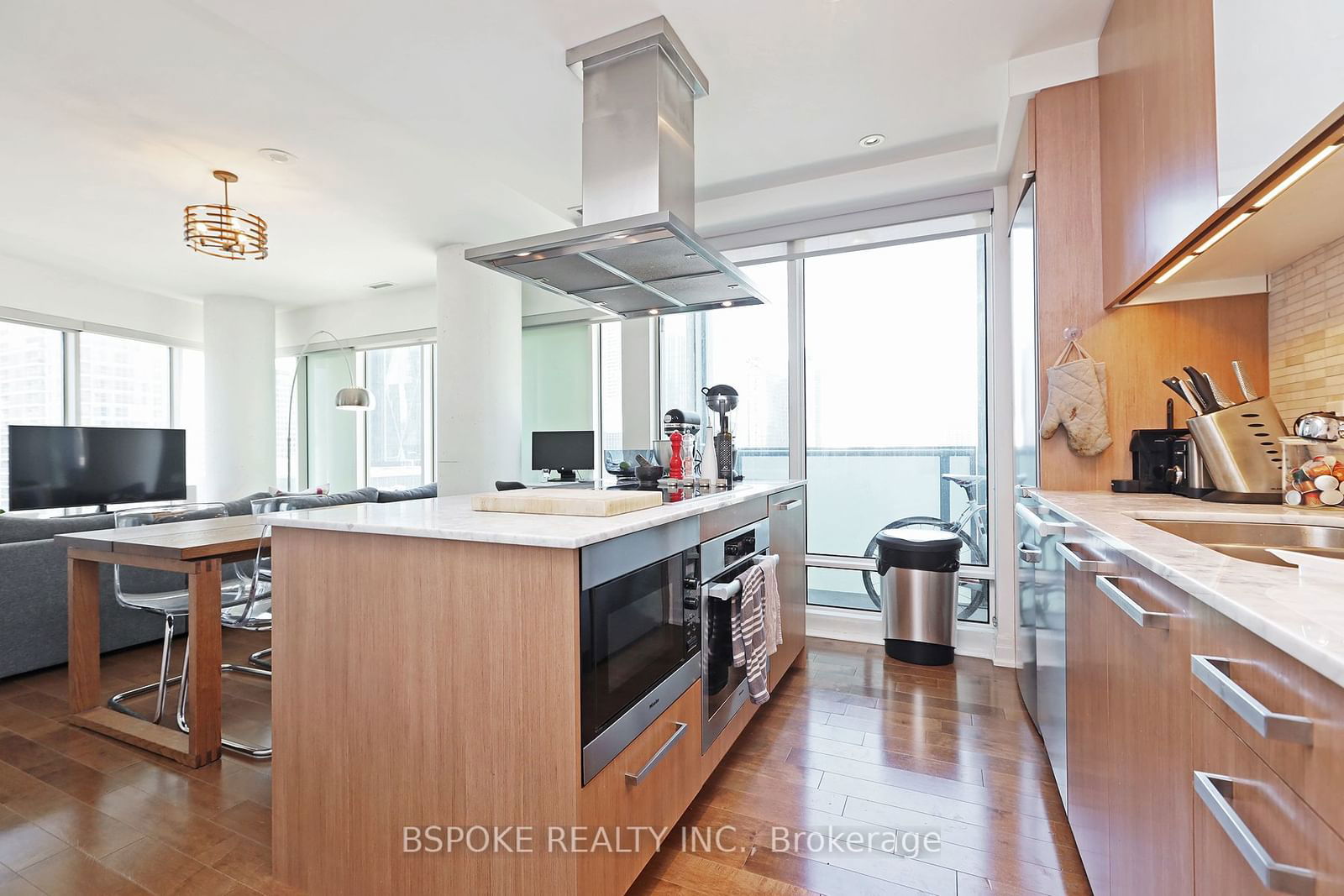 8 The Esplanade, unit 1502 for rent