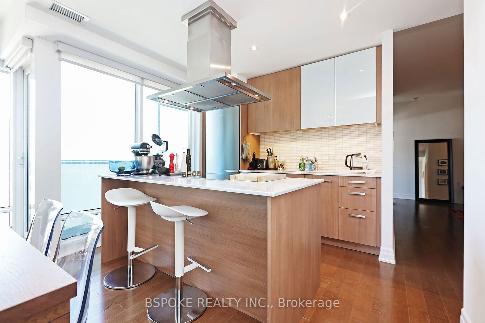 8 The Esplanade, unit 1502 for rent