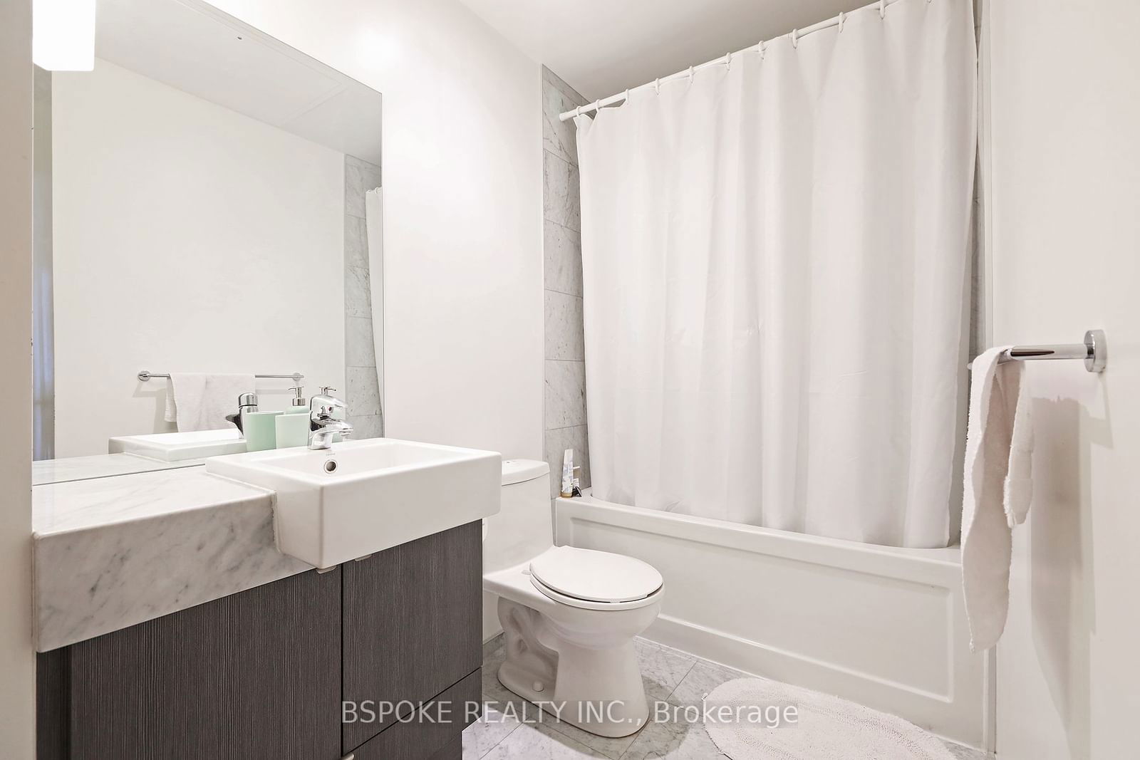 8 The Esplanade, unit 1502 for rent