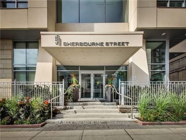 500 Sherbourne St, unit 220 for sale