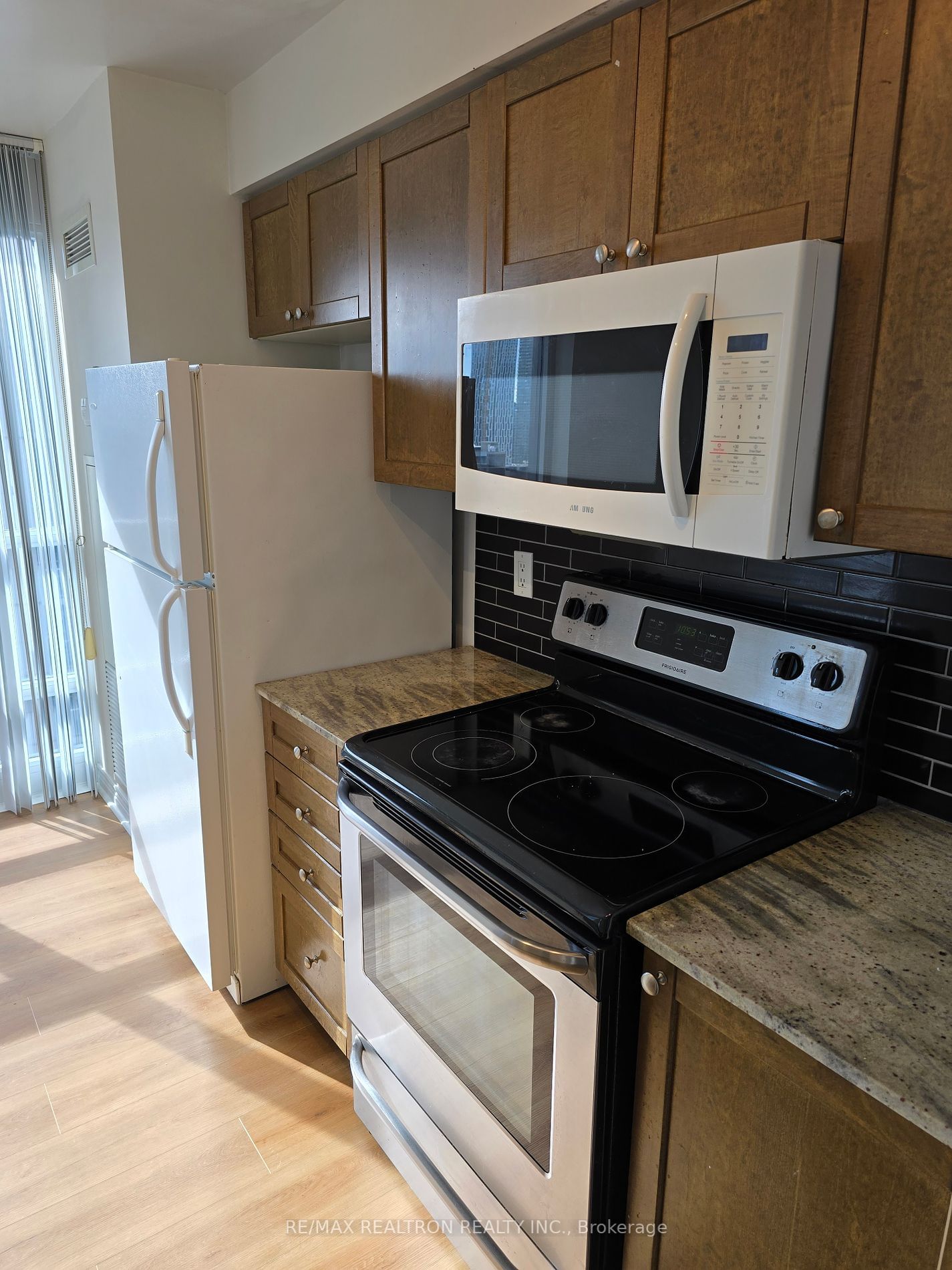 763 Bay St, unit 2605 for rent