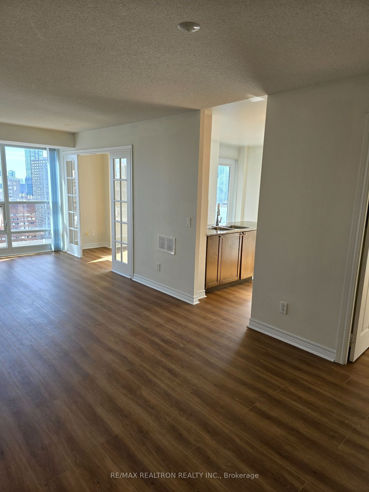 763 Bay St, unit 2605 for rent