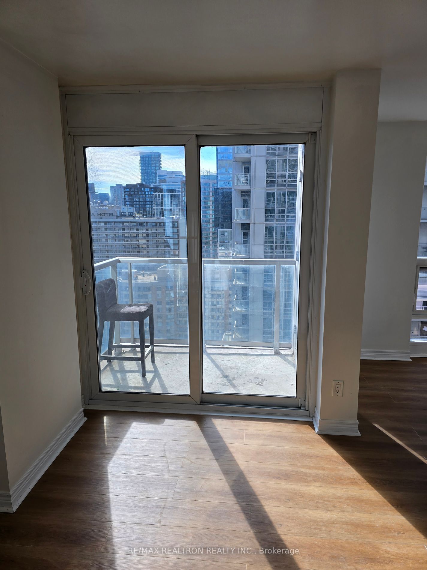 763 Bay St, unit 2605 for rent