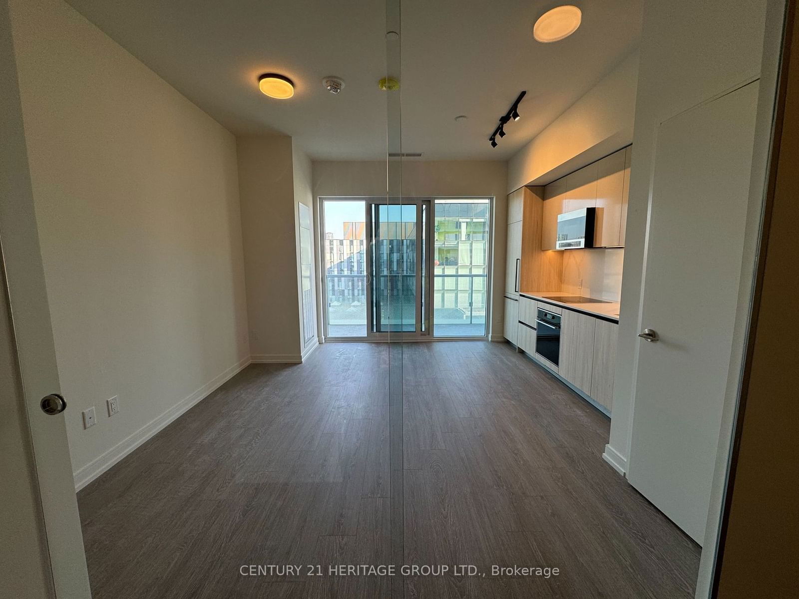 425 front St E, unit 703 for rent