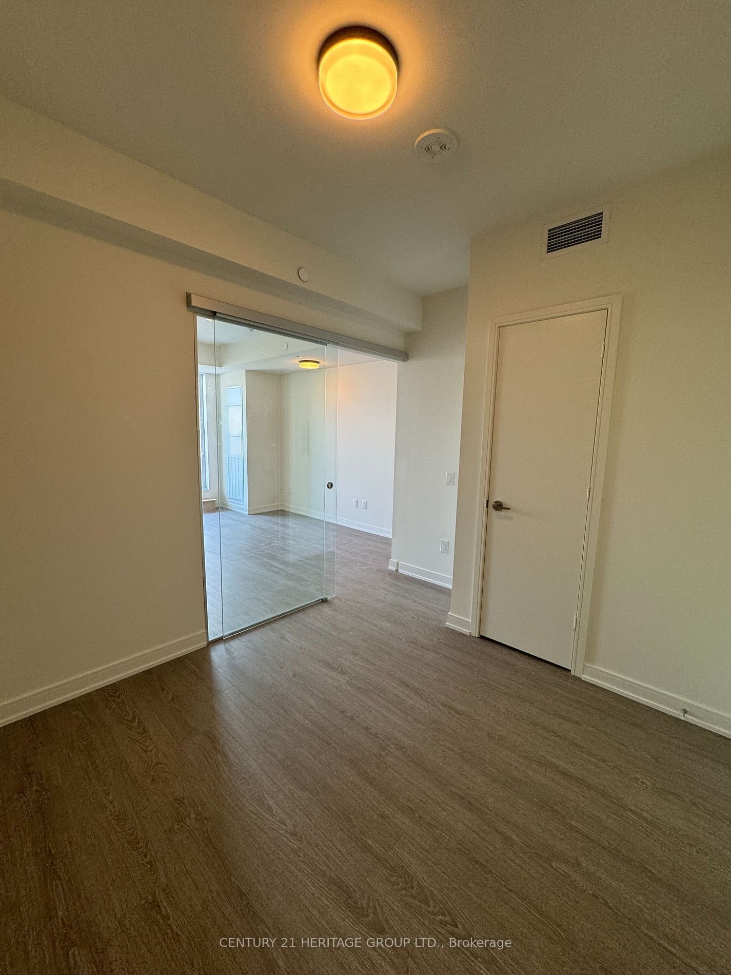 425 front St E, unit 703 for rent