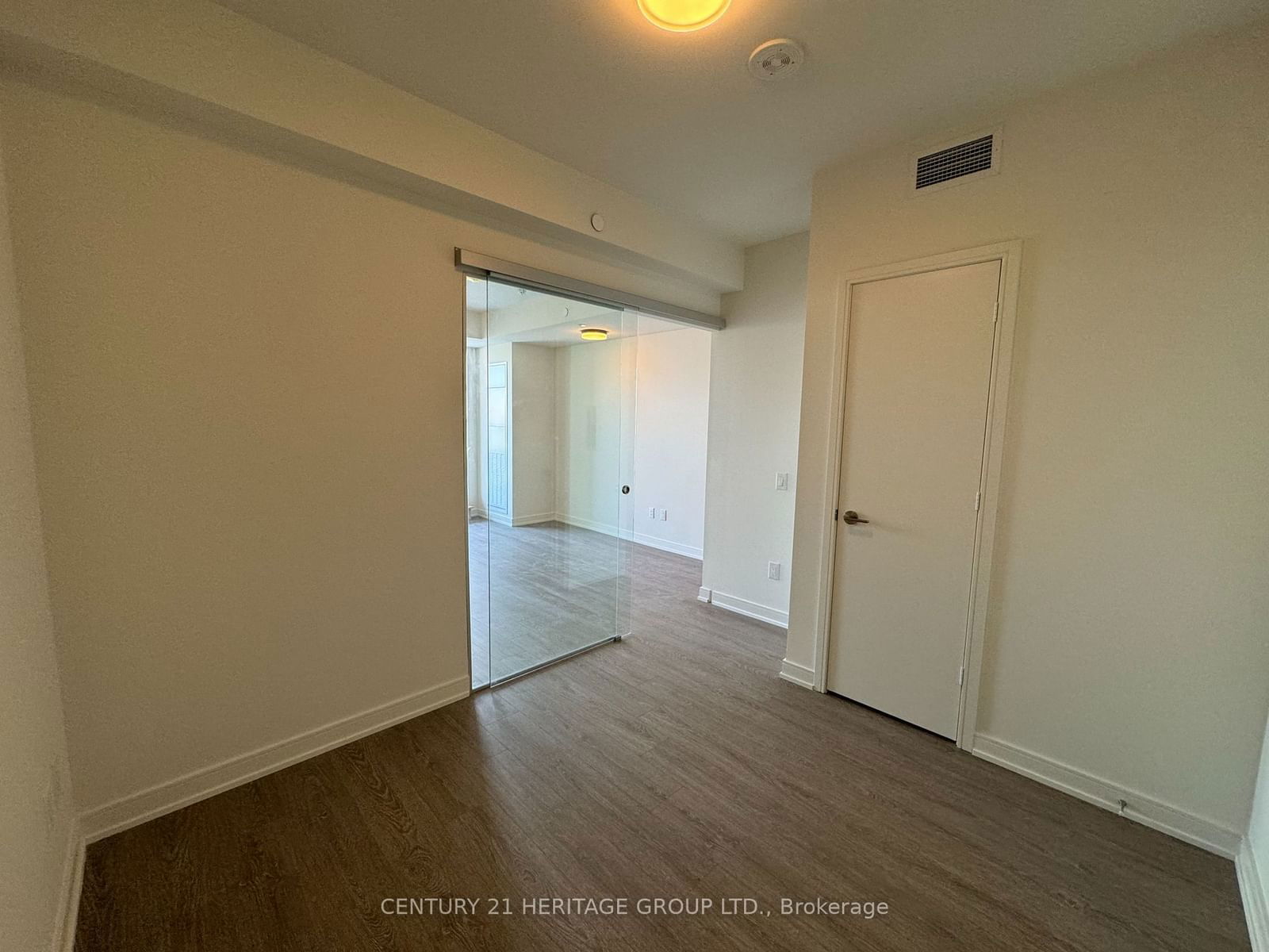 425 front St E, unit 703 for rent