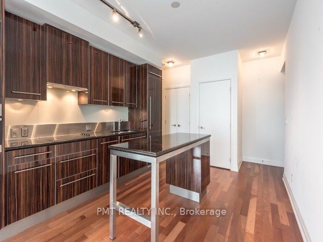 80 John St, unit 3506 for rent