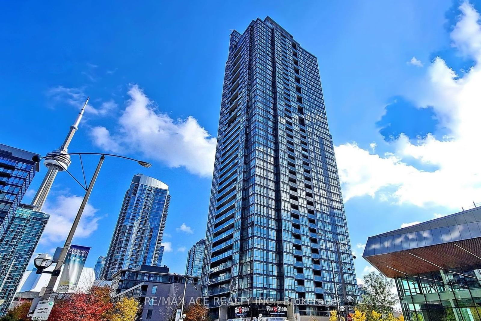 15 Fort York Blvd, unit 2111 for rent