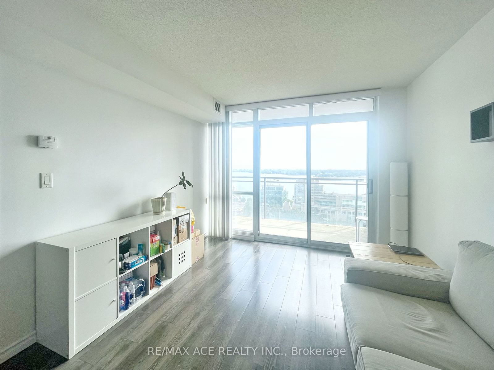 15 Fort York Blvd, unit 2111 for rent