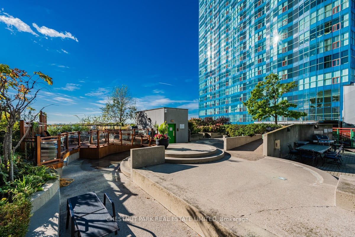 99 Harbour Sq, unit 1008 for sale