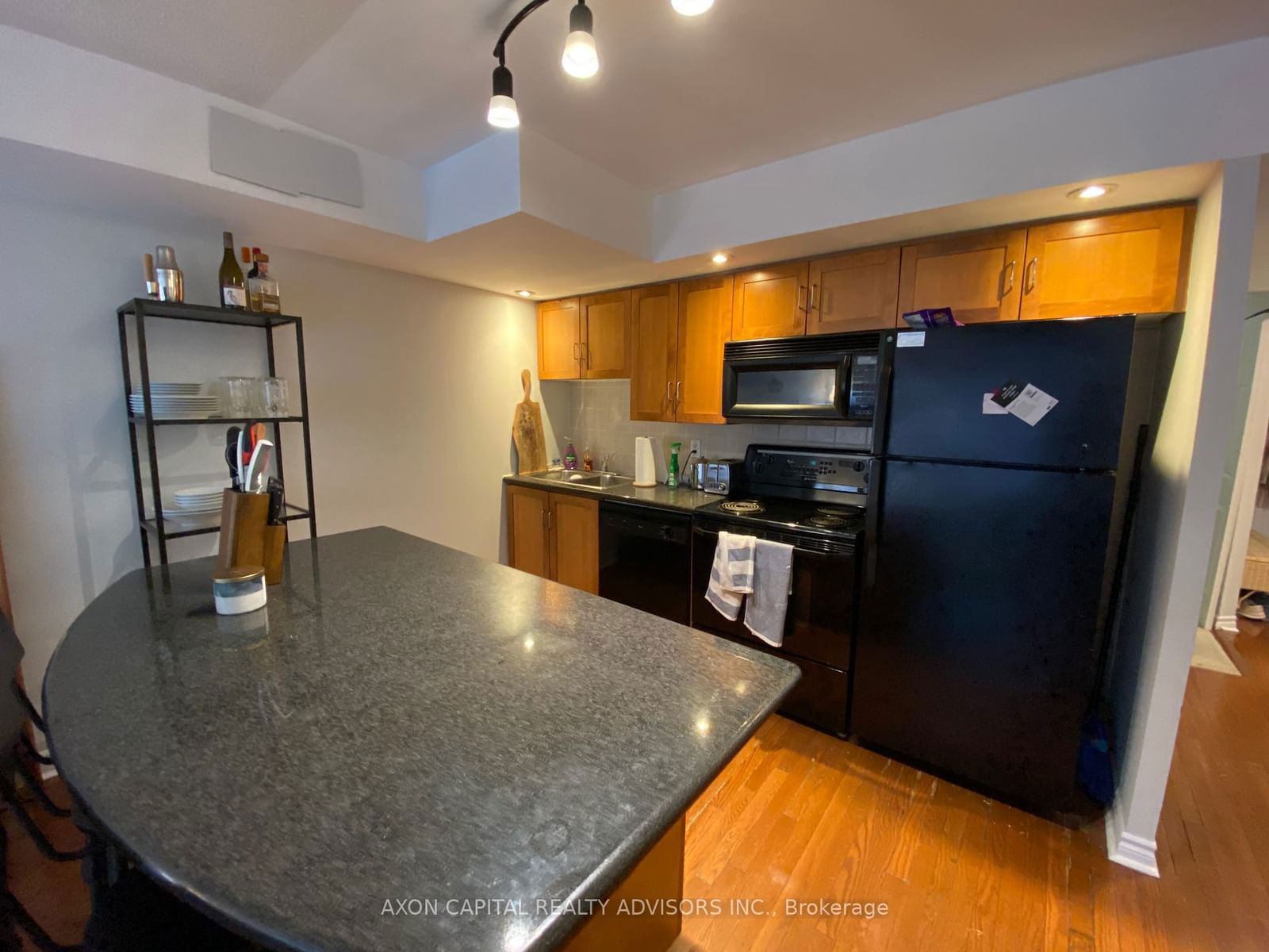 270 Wellington St W, unit 205 for sale