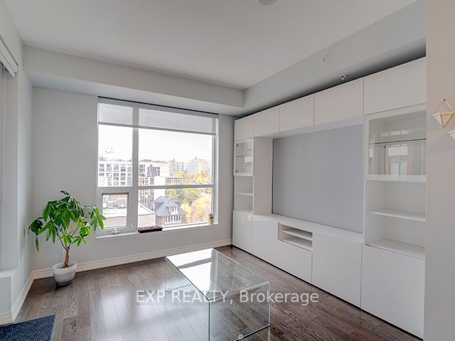 23 Glebe Rd W, unit 524 for rent