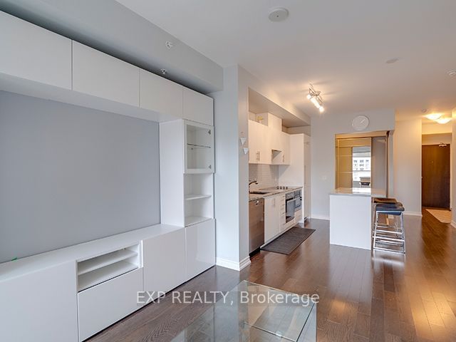 23 Glebe Rd W, unit 524 for rent