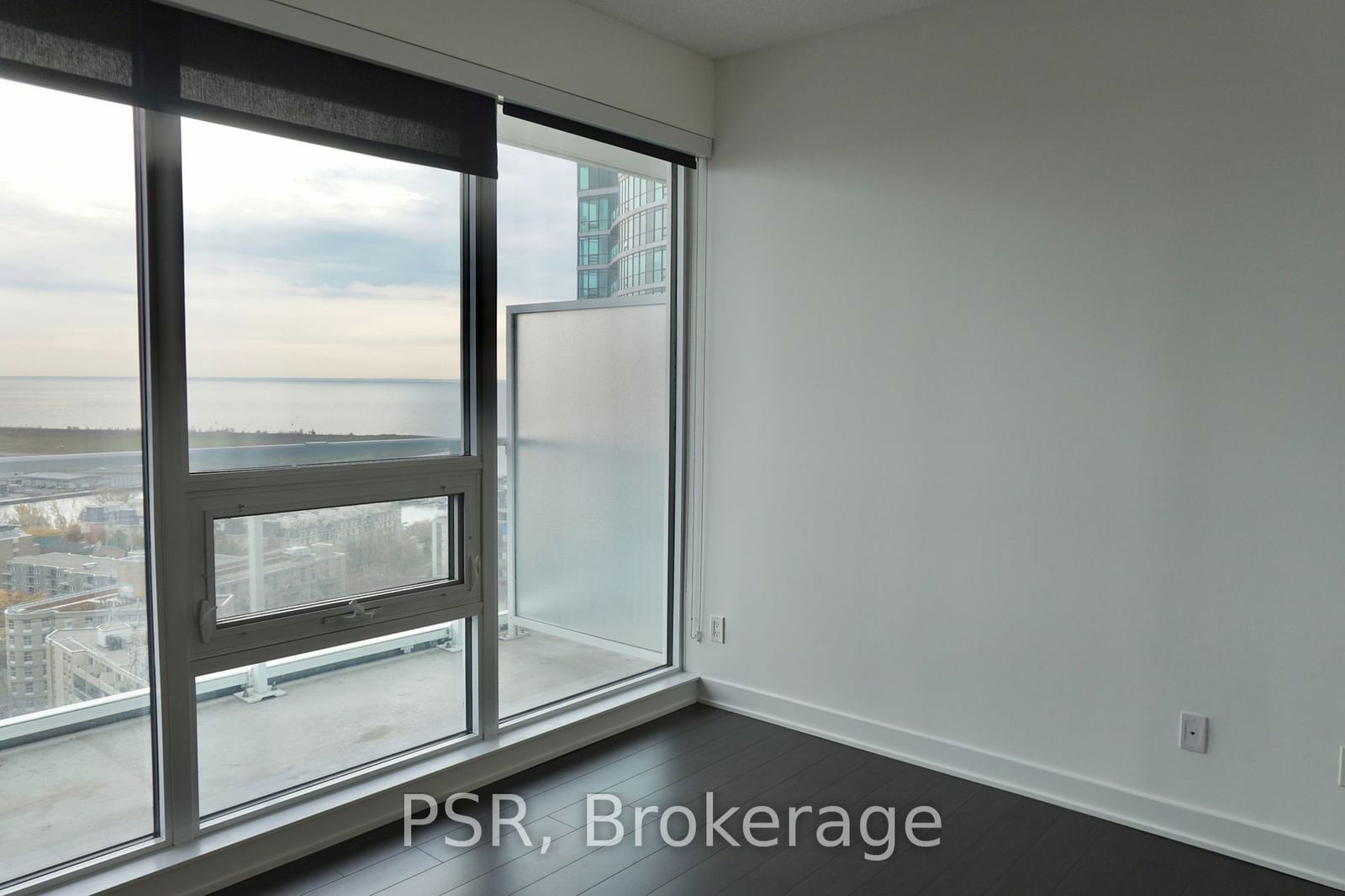 19 Bathurst St, unit 2911 for rent