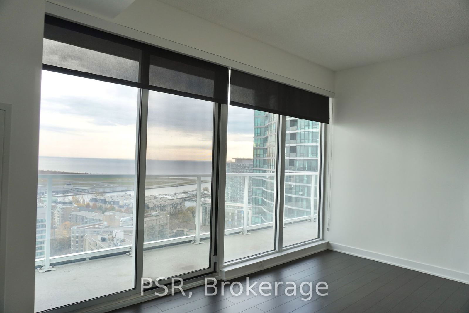 19 Bathurst St, unit 2911 for rent