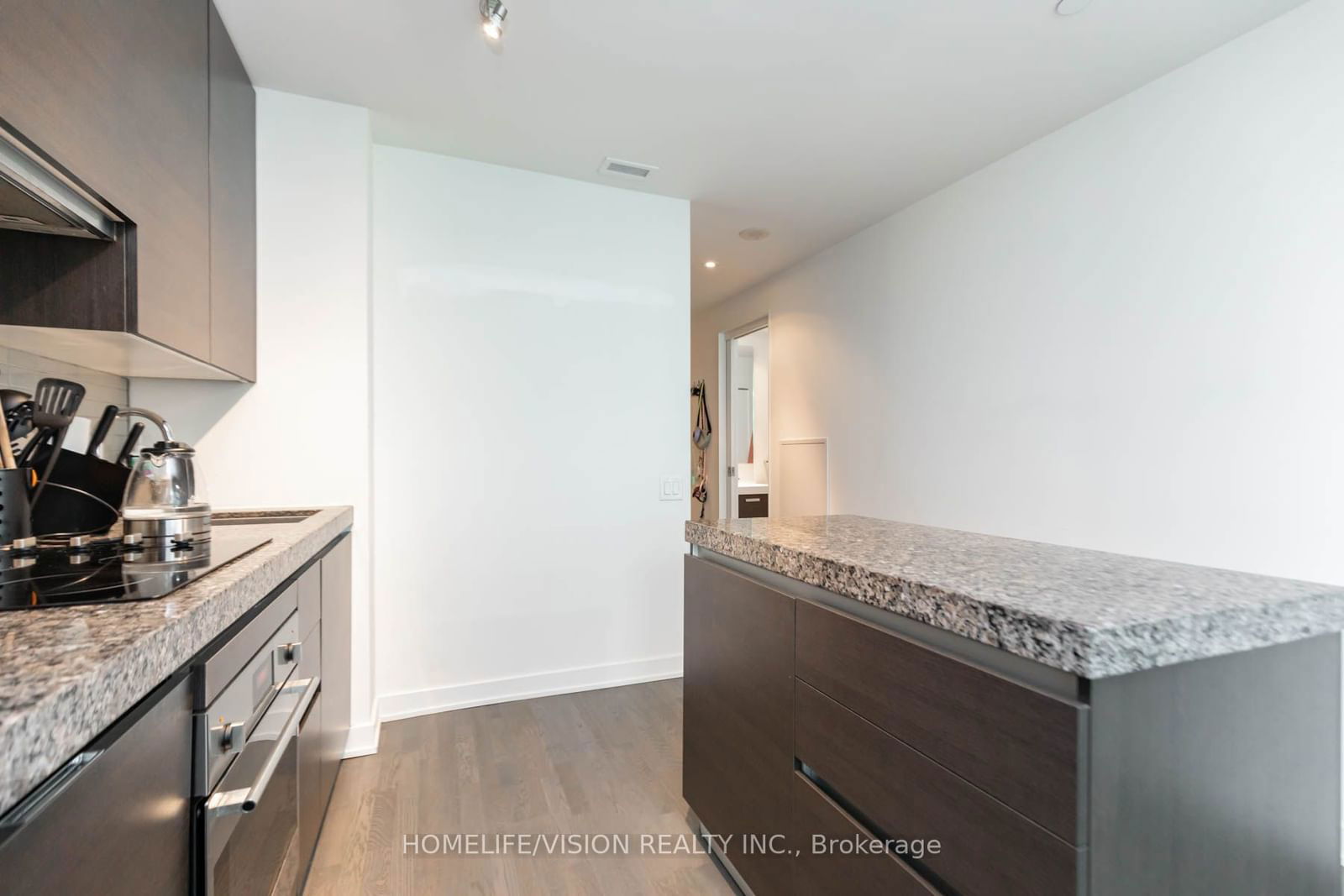 38 Stewart St, unit 1008 for rent