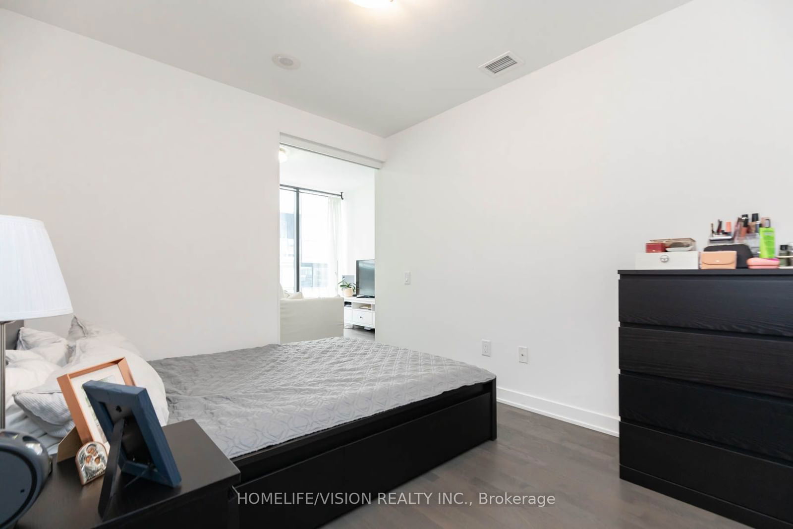 38 Stewart St, unit 1008 for rent