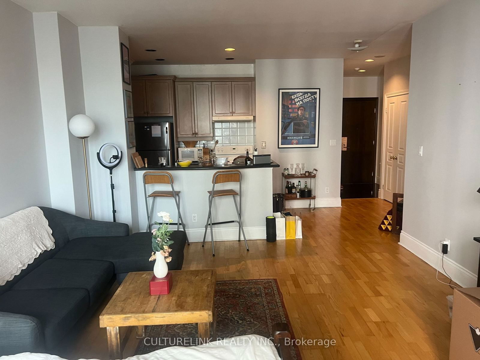 102 Bloor St W, unit 1005 for rent