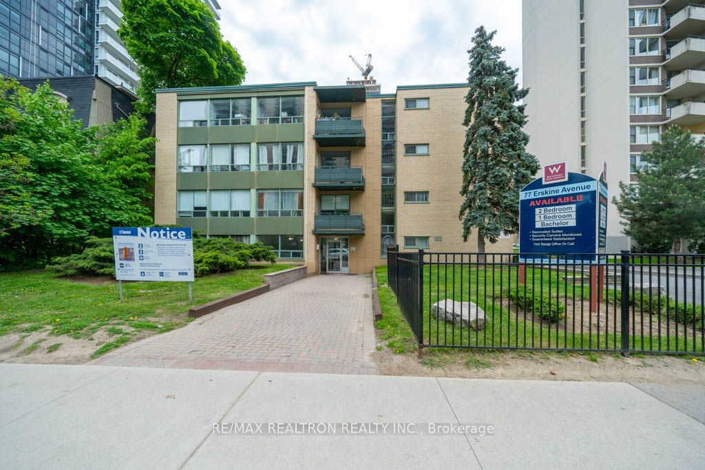 77 Erskine Ave, unit M9 for rent