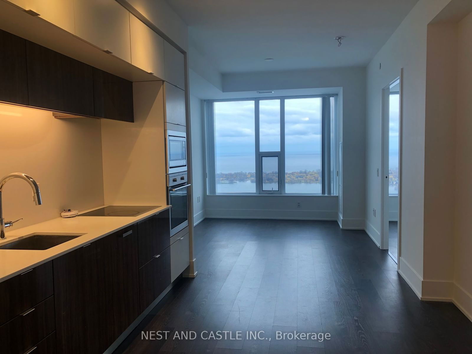 10 York St, unit 5707 for sale