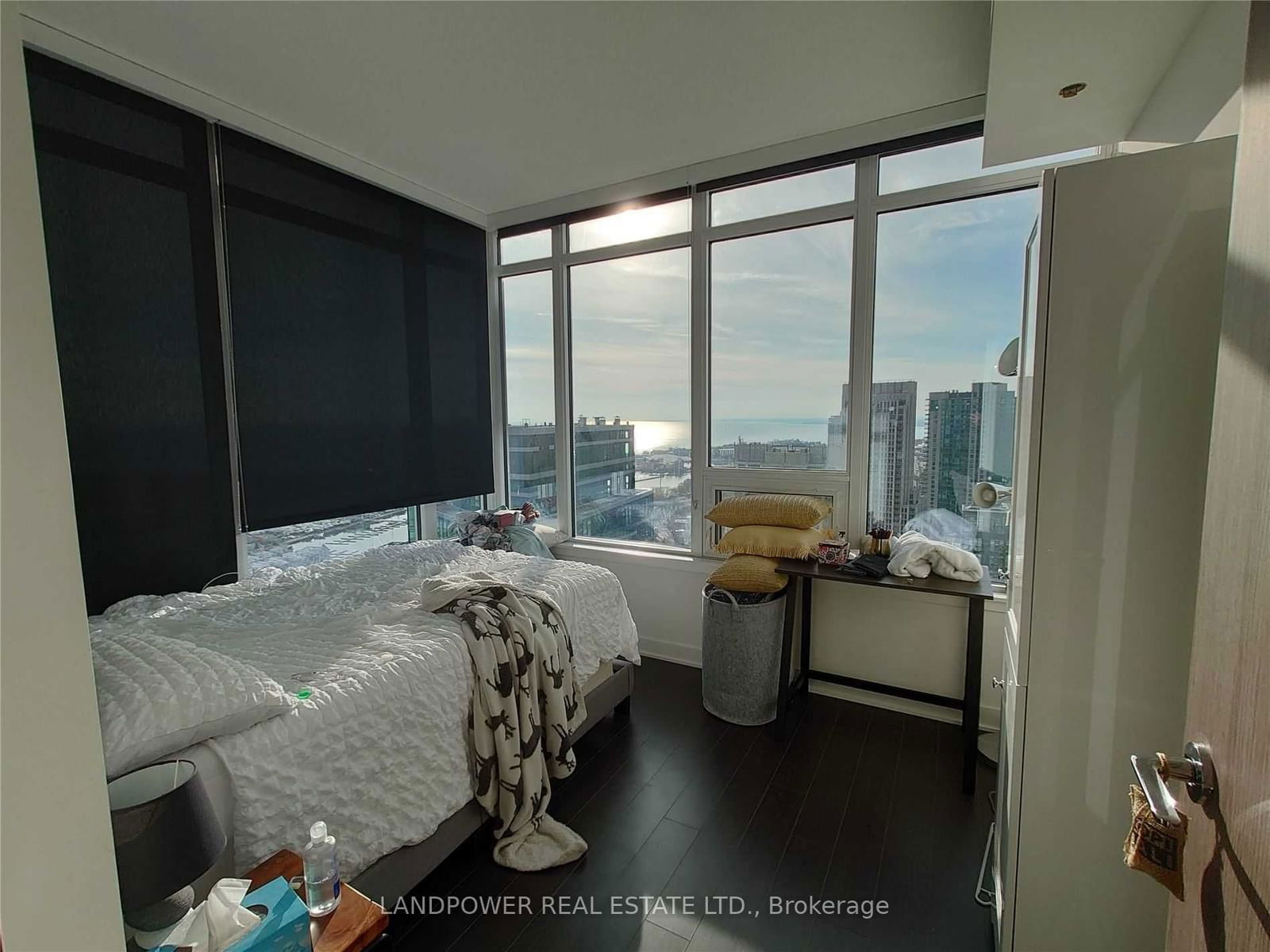 19 Bathurst St, unit 3912 for rent