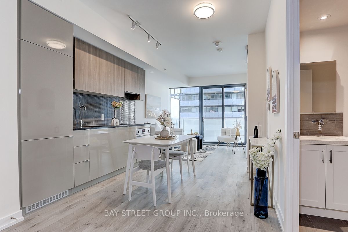 161 Roehampton Ave, unit 1708 for sale