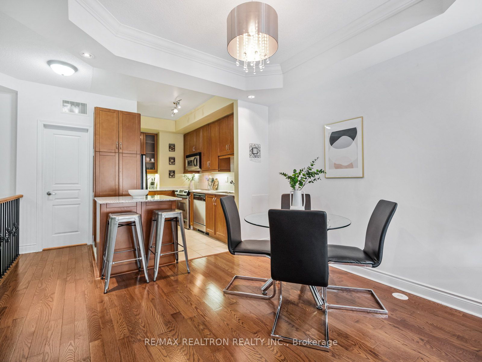 420 Kenneth Ave, unit 4 for sale