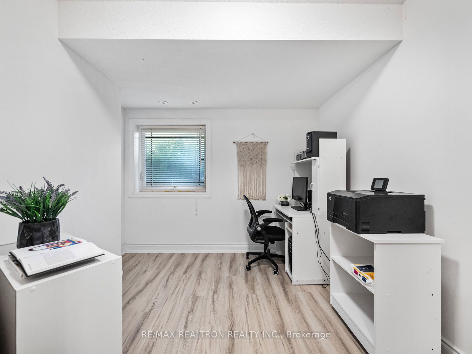 420 Kenneth Ave, unit 4 for sale