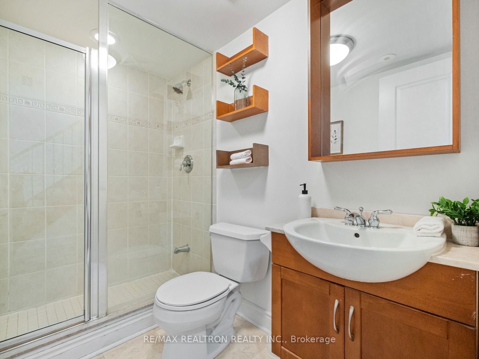 420 Kenneth Ave, unit 4 for sale