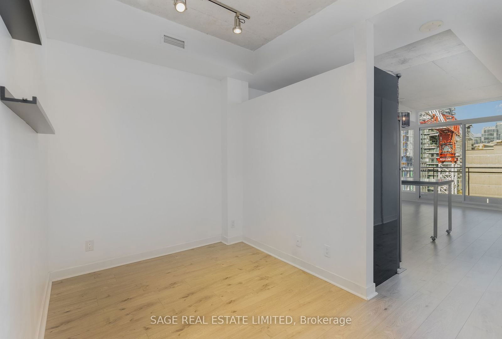 127 Queen St E, unit 903 for rent