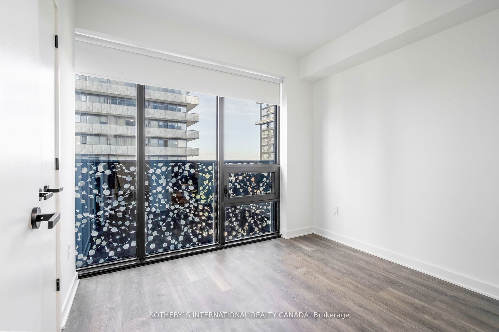 55 Charles St E, unit 2710 for rent