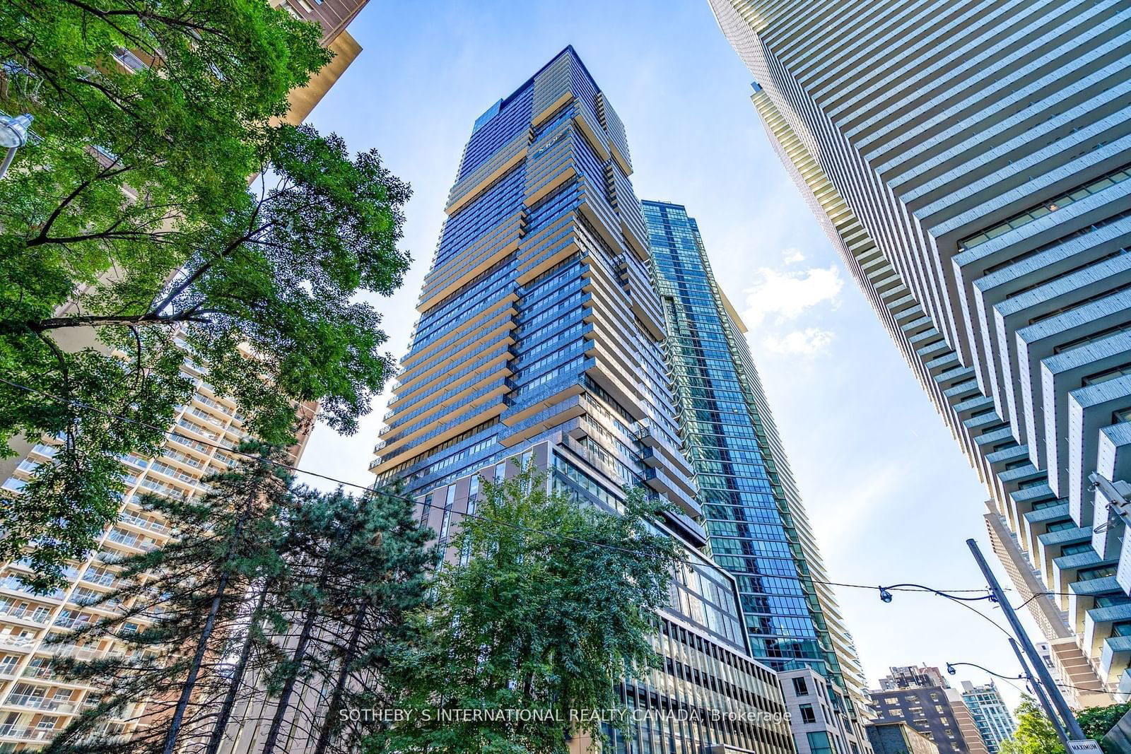 55 Charles St E, unit 2710 for rent