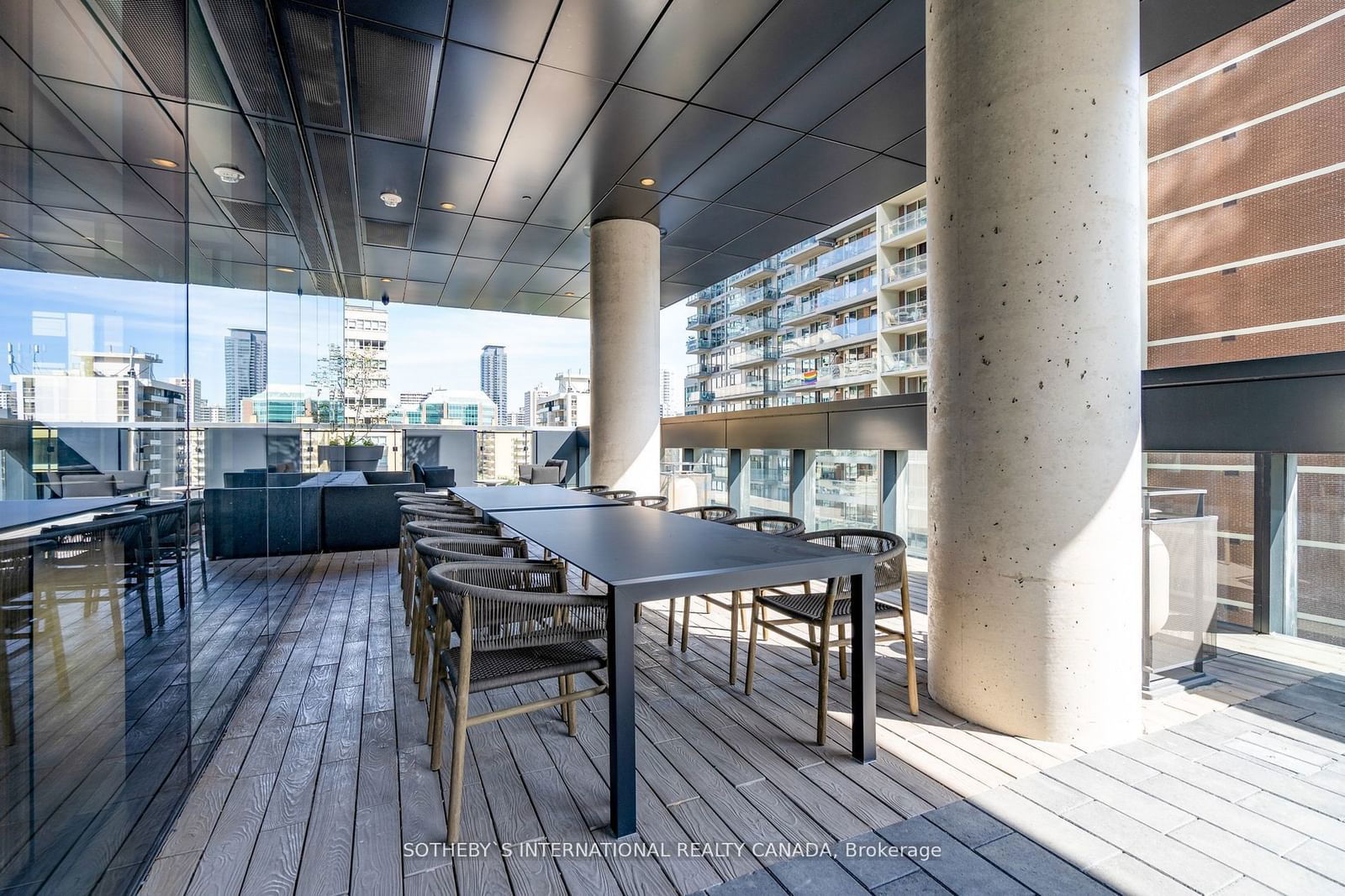 55 Charles St E, unit 2710 for rent