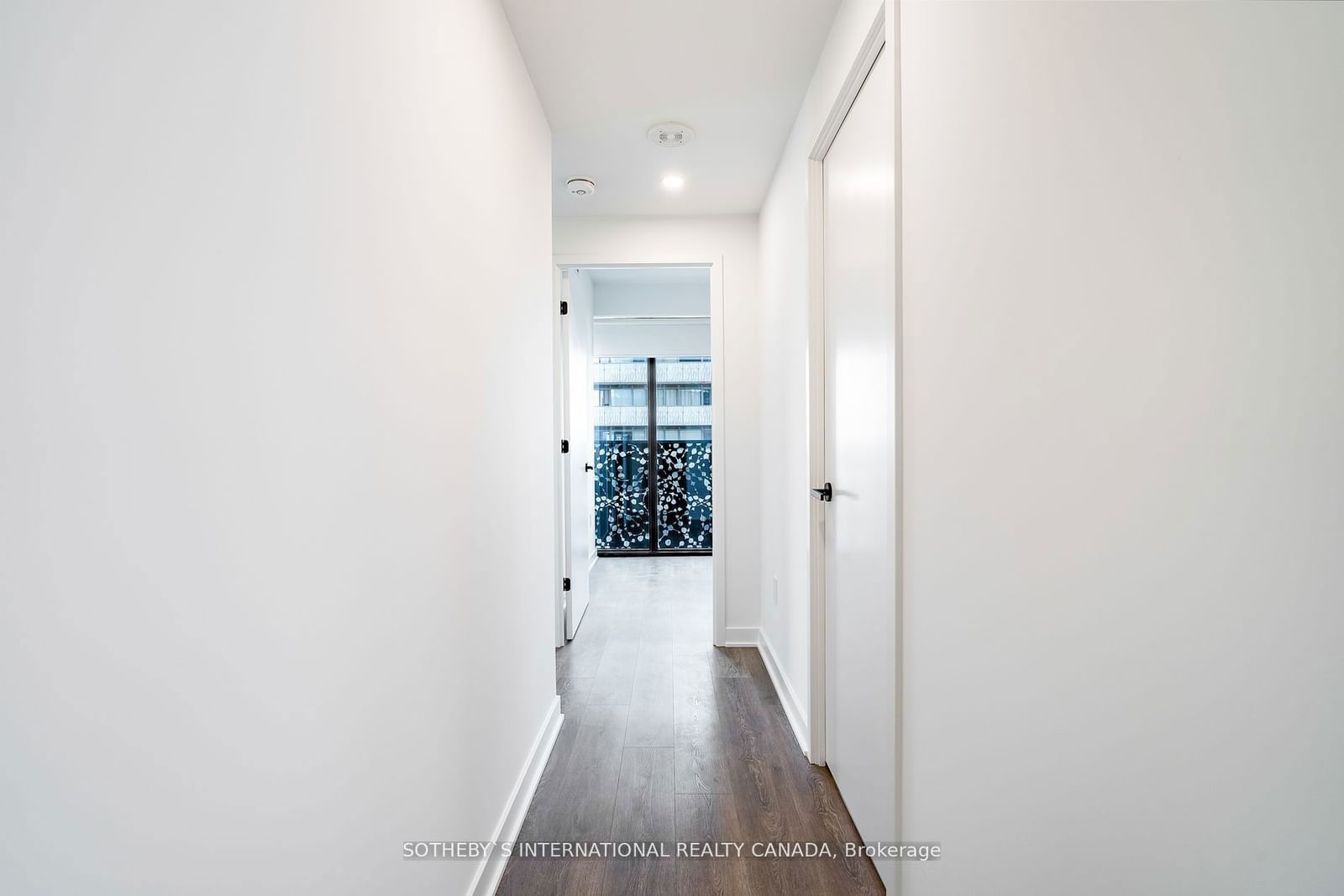 55 Charles St E, unit 2710 for rent